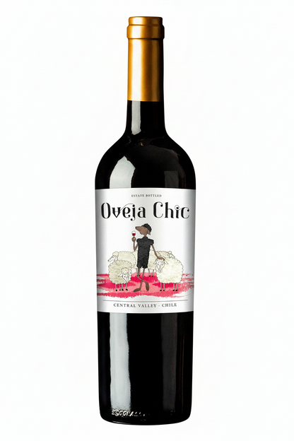 Wine bottle labeled 'Oveja Chic' on a white background